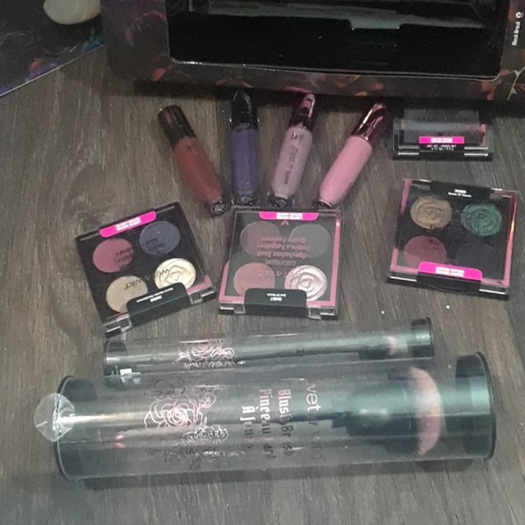 💕will trade or sell💕L.E. rebel rose collection - Picture 4 of 8